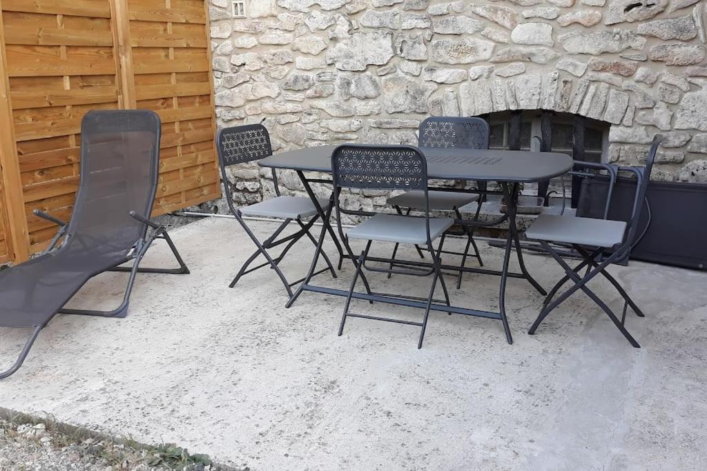 Duplex Cosy Confort Piscine Caderousse Exterior photo